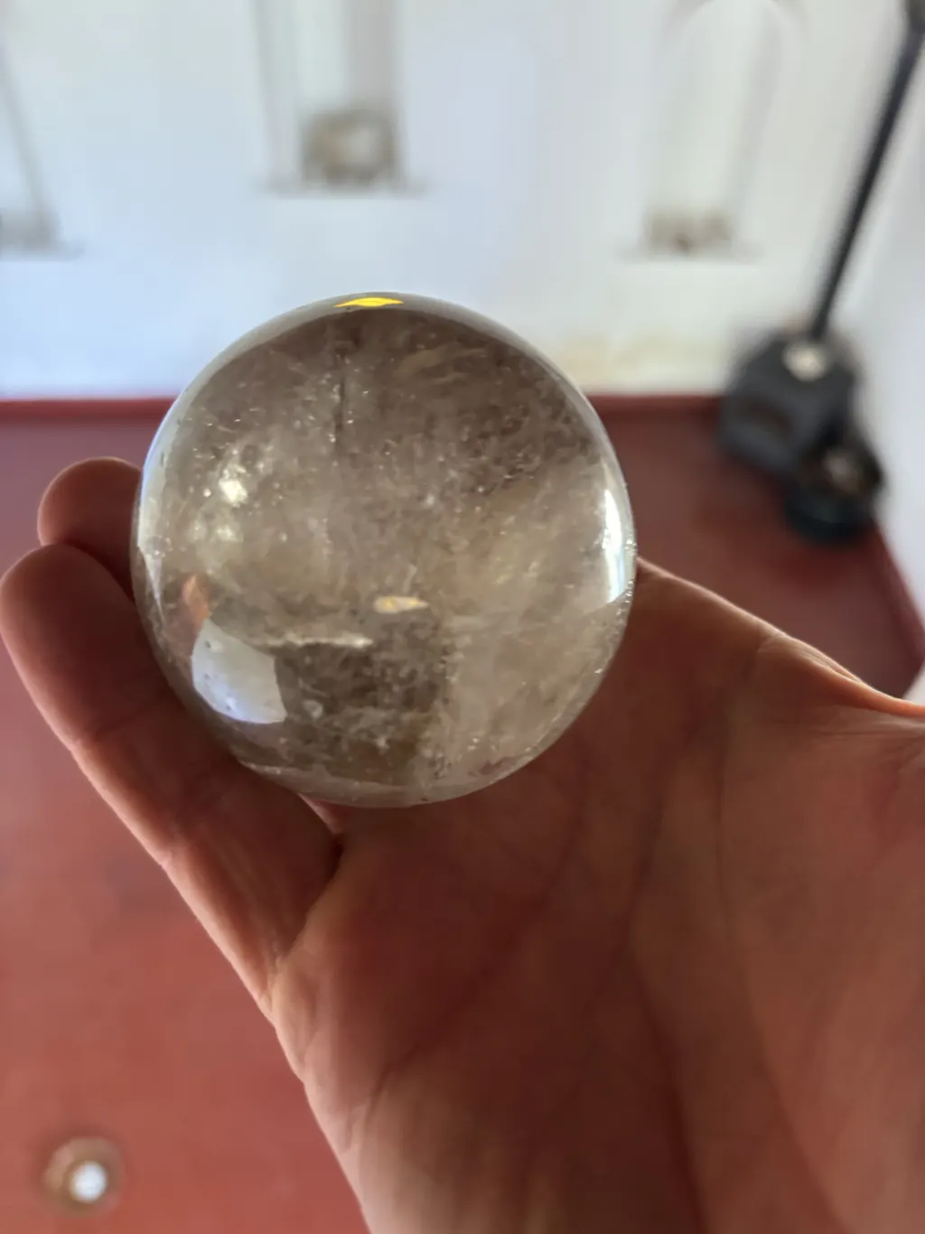 Esfera de cuarzo que me trajo Leo y quedó dentro de la lanza/pirámide de cobre de El Infinito.
