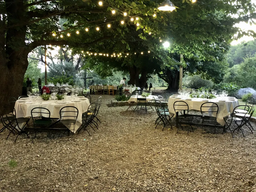 Las mesas del casamiento en las terrazas nuevas.