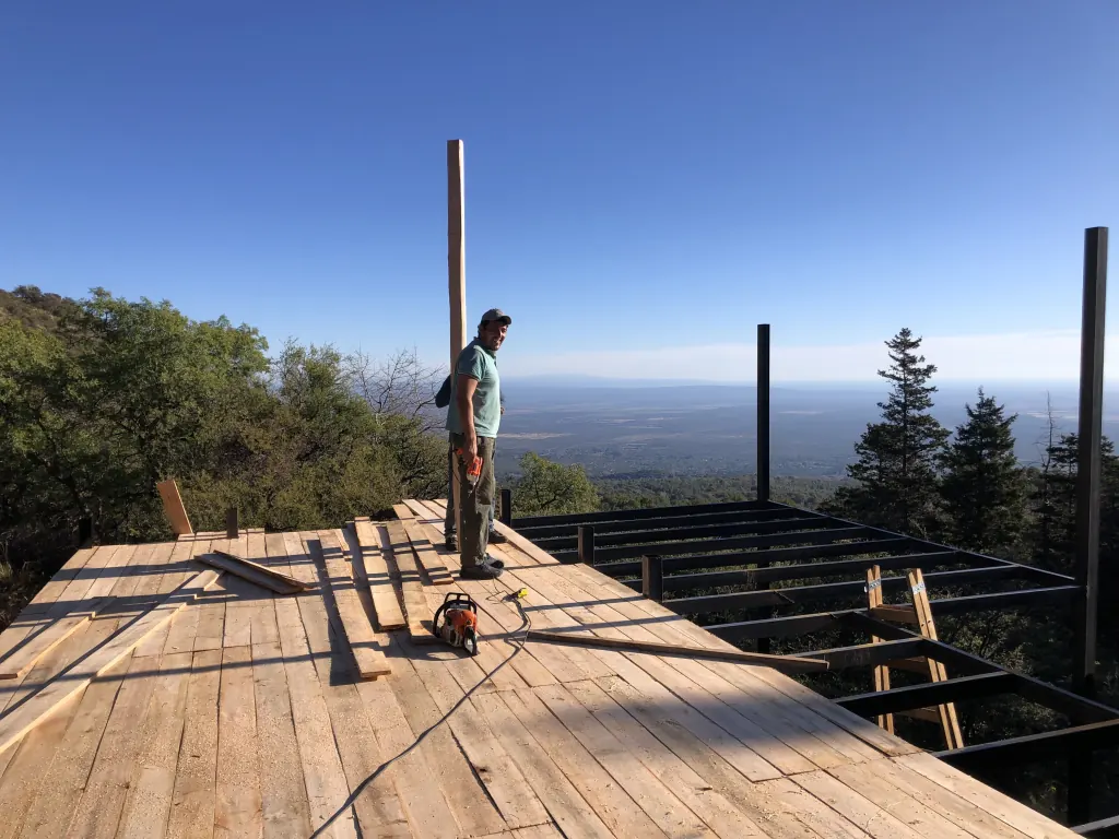 Las bases de la nueva suite Puma sobre la loma sur.